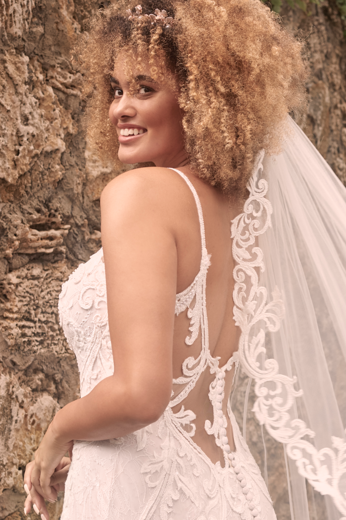 backless lace wedding dress